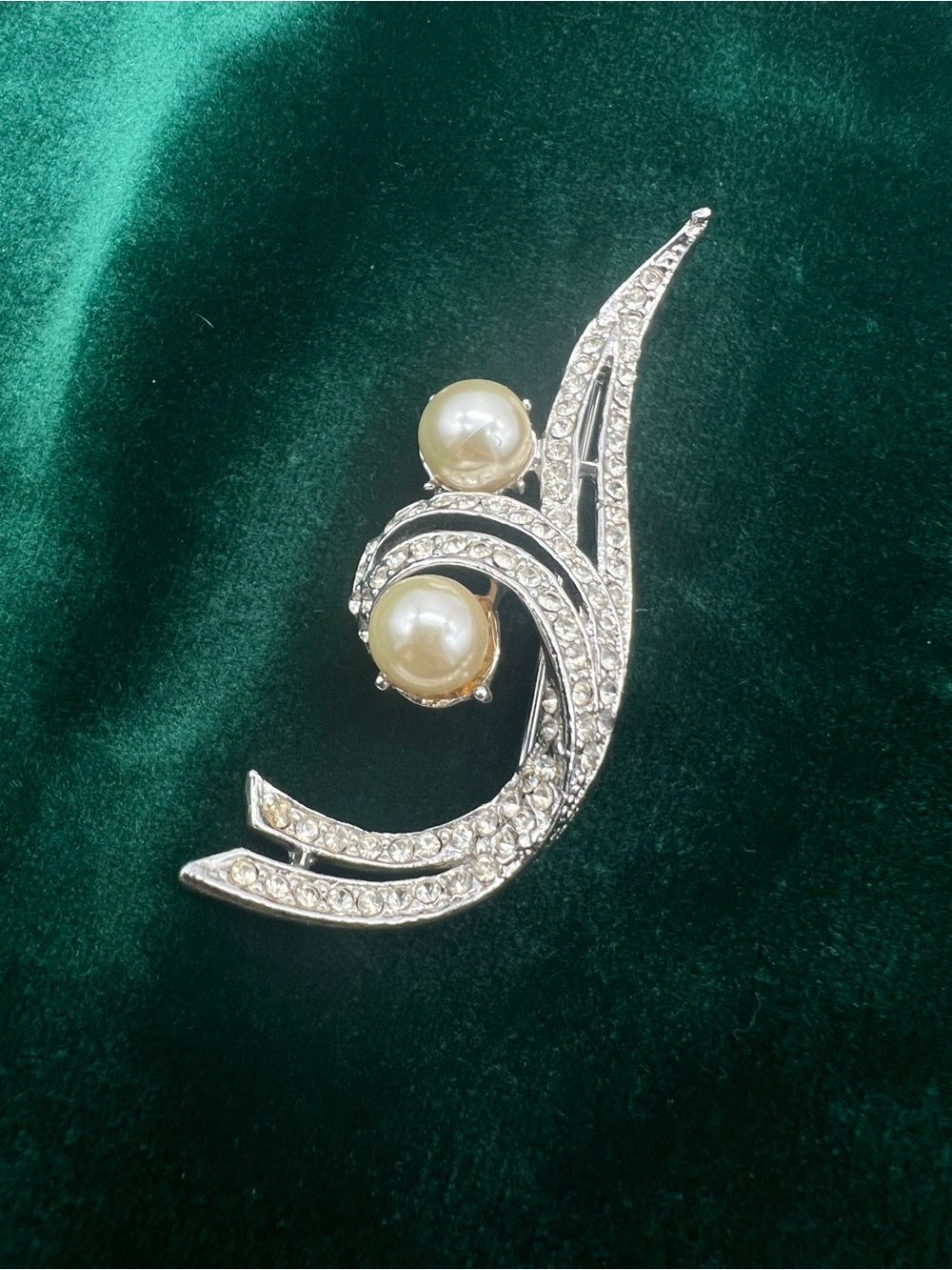 VTG Elegant Silver Pearl & Crystal Swirl Brooch - Women Jewelry